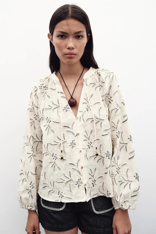 Блуза в рустикальном стиле с вышивкой и текстурой- Заказать в России