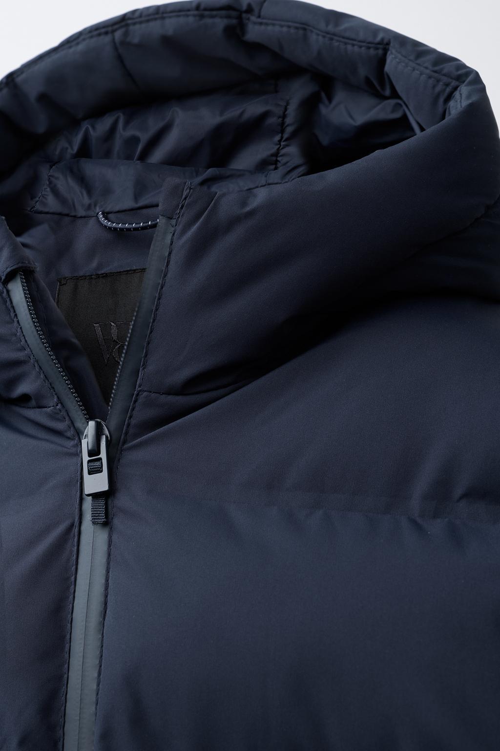 СТЕГАНОЕ ПАЛЬТО С НАШИВКОЙ WATER REPELLENT