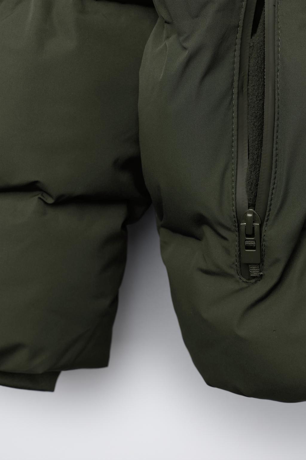СТЕГАНОЕ ПАЛЬТО С НАШИВКОЙ WATER REPELLENT