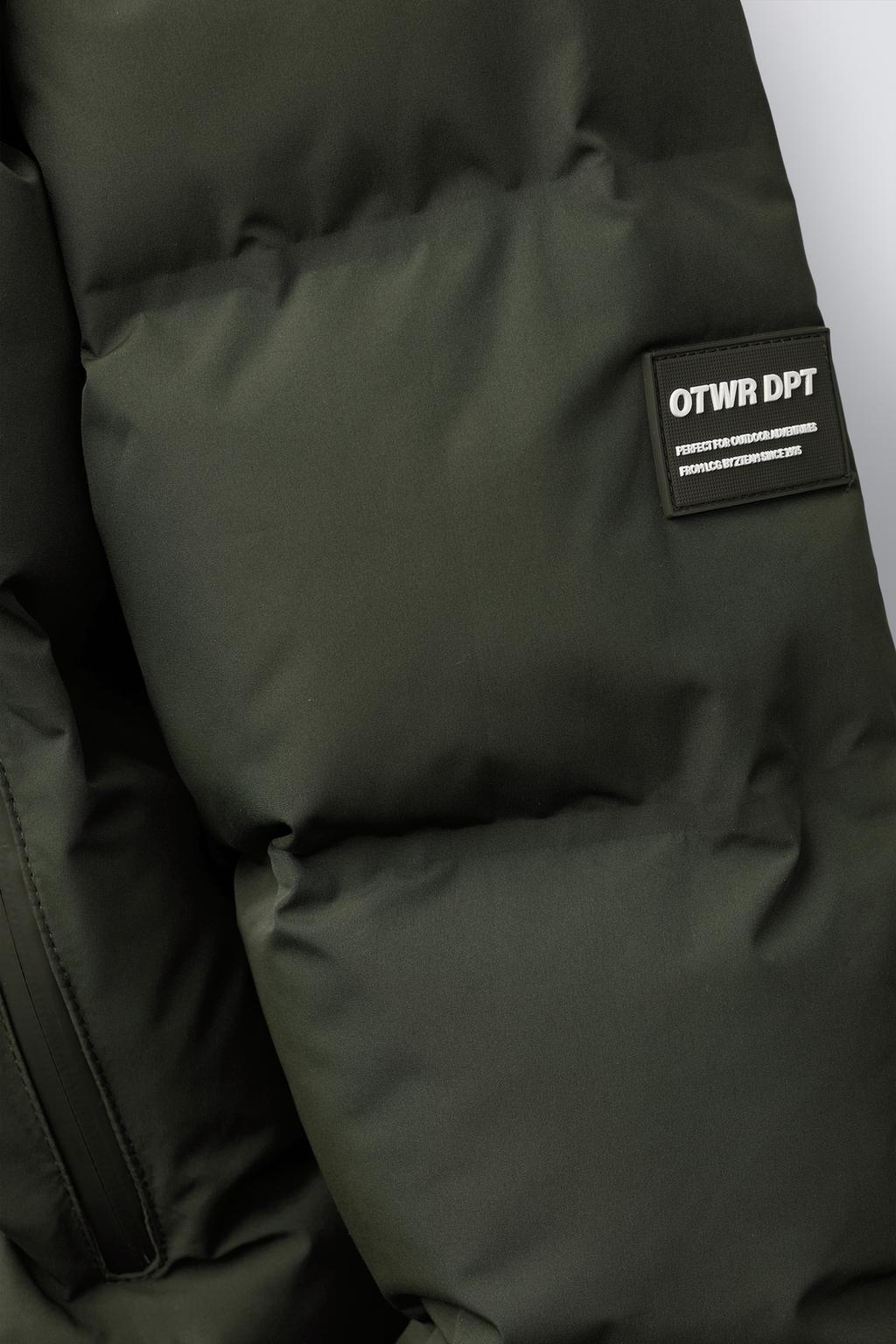 СТЕГАНОЕ ПАЛЬТО С НАШИВКОЙ WATER REPELLENT