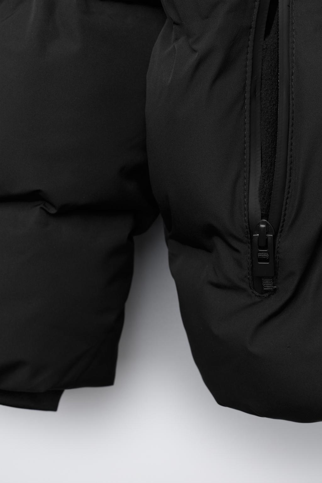 СТЕГАНОЕ ПАЛЬТО С НАШИВКОЙ WATER REPELLENT