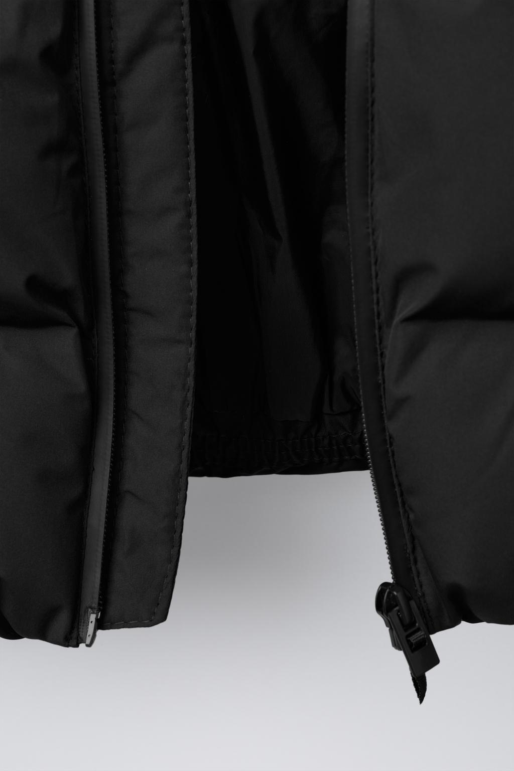 СТЕГАНОЕ ПАЛЬТО С НАШИВКОЙ WATER REPELLENT