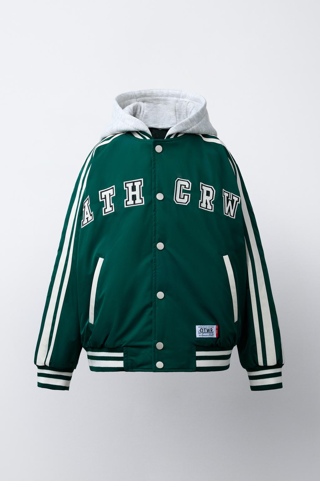 СТЕГАНЫЙ БОМБЕР В СТИЛЕ VARSITY СО СЪЕМНЫМ КАПЮШОНОМ