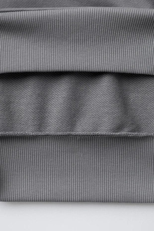 Комплект: толстовка и брюки-джоггеры с текстовым принтом- Заказать в России