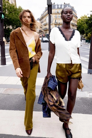 Атласная блуза с контрастным кружевом- Заказать в России