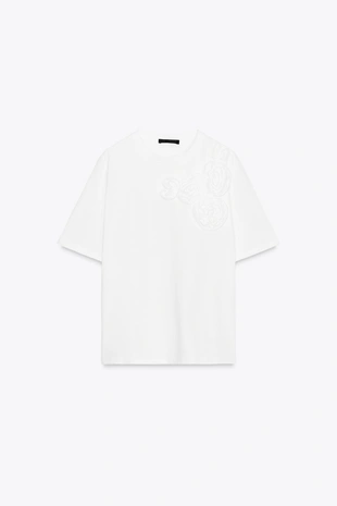 Футболка с объемными цветами- Заказать в России