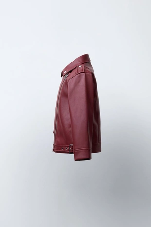 Куртка из искусственной кожи с пряжками- Заказать в России