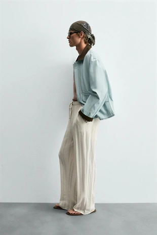 Куртка с контрастным воротником- Заказать в России