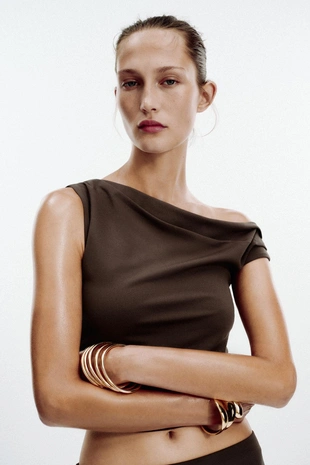 Топ асимметричного кроя с текстурой- Заказать в России