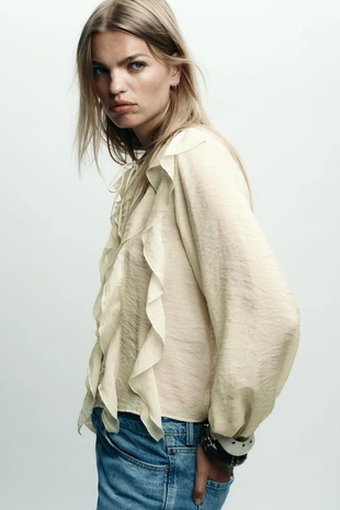 Блуза в романтическом стиле с воланами- Заказать в России