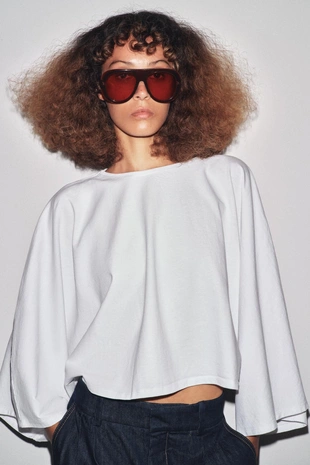 Футболка с асимметричным низом и рукавами-крылышками- Заказать в России