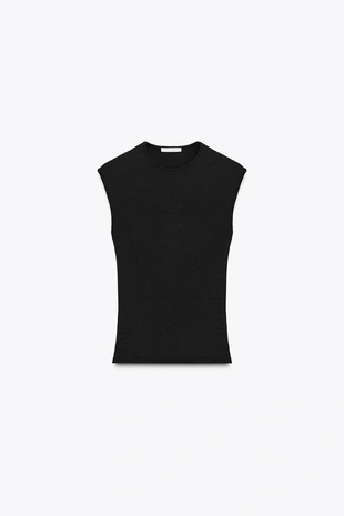 Футболка из эластичной ткани в рубчик