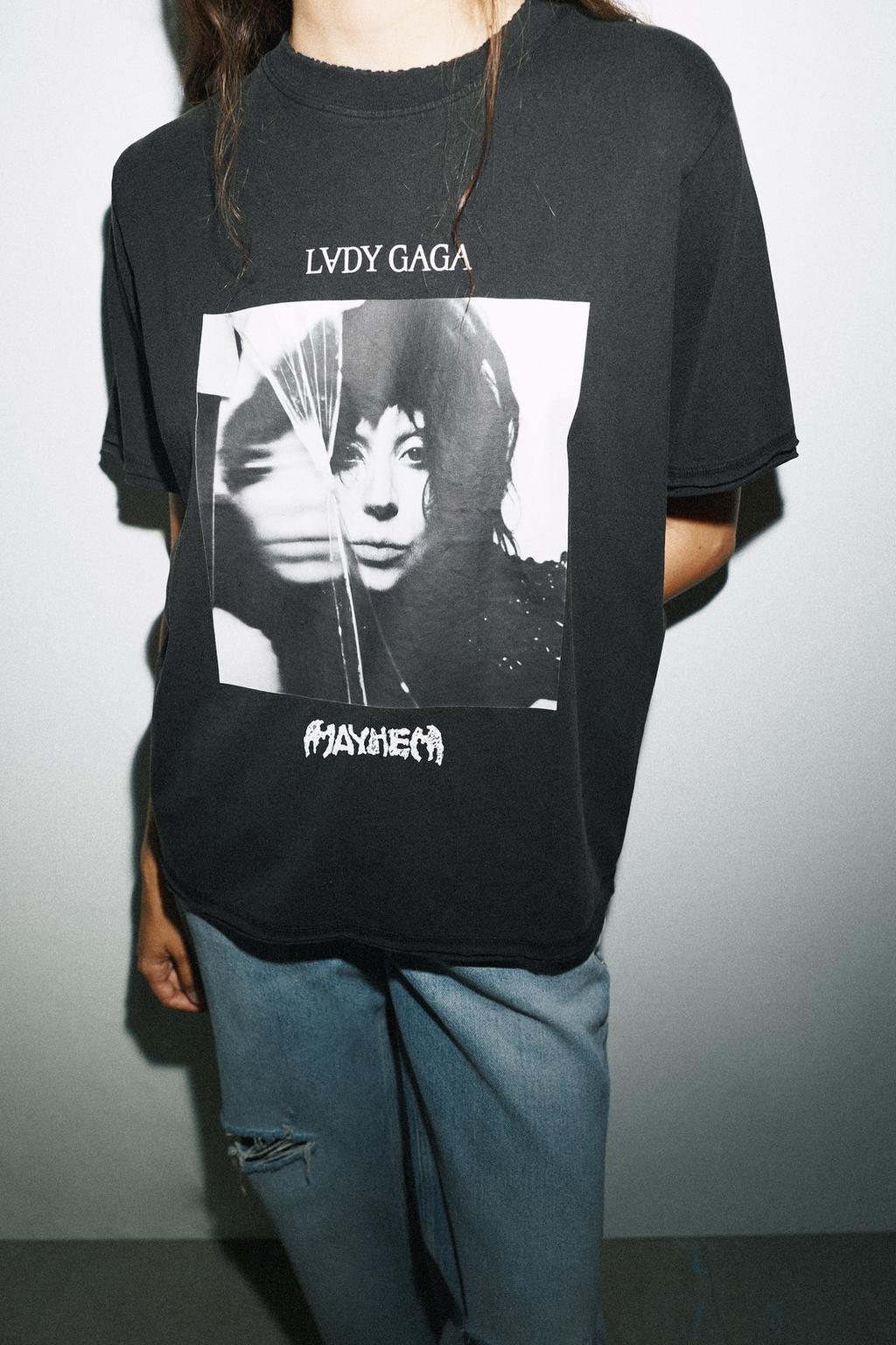 ФУТБОЛКА С ЭФФЕКТОМ ПОТЕРТОСТИ LADY GAGA