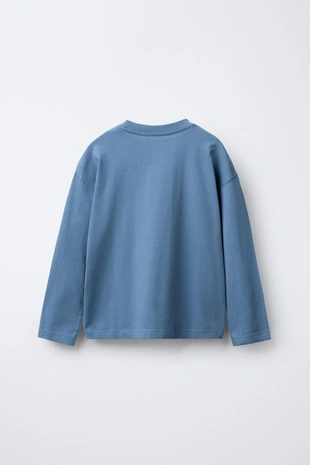 Набор из трех однотонных футболок и в полоску- Заказать в России