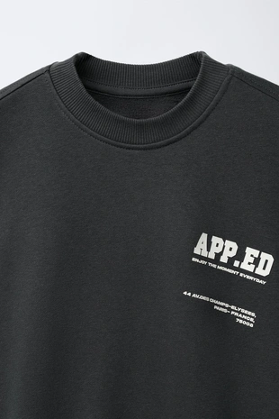 Комплект из толстовки с короткими рукавами и брюк-джоггеров с текстом- Заказать в России