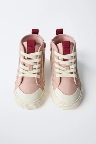 Спортивные ботинки с клубничками- Заказать в России