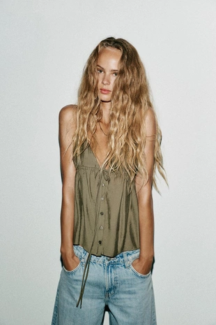 Топ из струящейся ткани на бретелях- Заказать в России