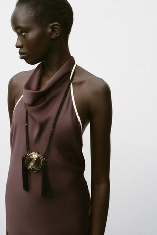 Атласное платье миди с контрастной отделкой- Заказать в России