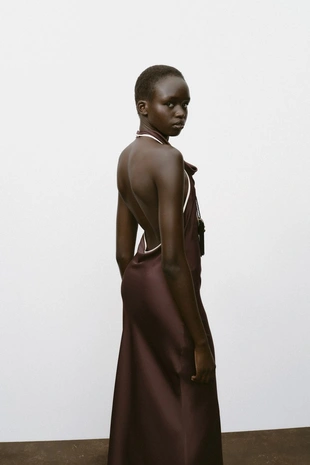 Атласное платье миди с контрастной отделкой- Заказать в России