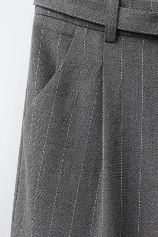 Брюки в тонкую полоску с ремнем- Заказать в России