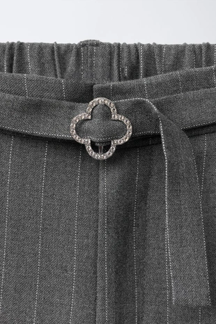 Брюки в тонкую полоску с ремнем- Заказать в России