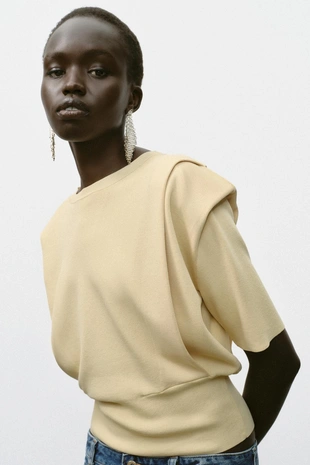 Трикотажный топ с подплечниками