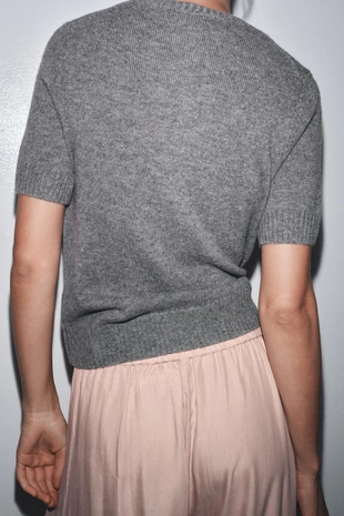 Топ из 100% шерсти с короткими рукавами- Заказать в России