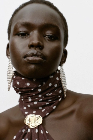 Топ в горошек с горловиной халтер и фурнитурой- Заказать в России