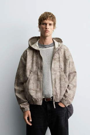 Куртка с капюшоном из ткани с эффектом потертости