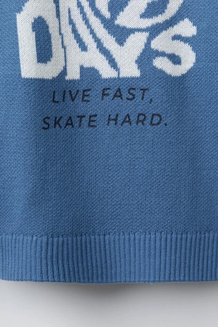 Трикотажный джемпер с текстом- Заказать в России