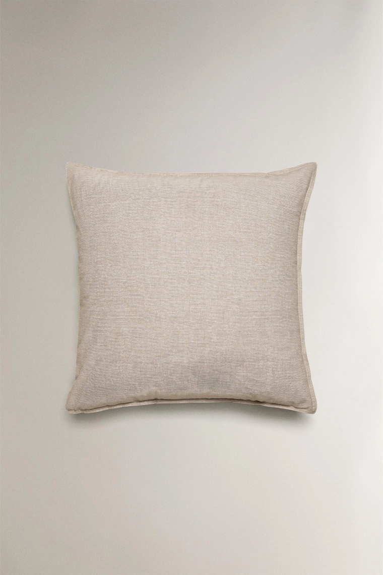 Наволочка с полосатым рисунком наизнанку