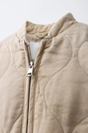 Стеганая куртка с эффектом флюидности- Заказать в России