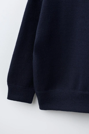 Однотонный свитер