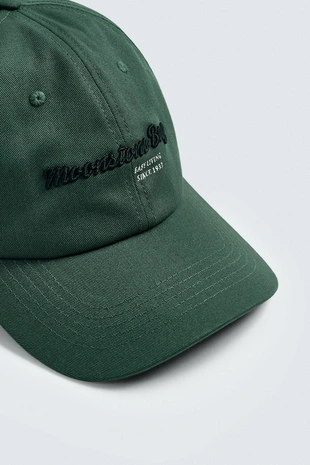 Кепка с комбинированной вышивкой- Заказать в России