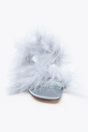 Босоножки на каблуке с перьями- Заказать в России