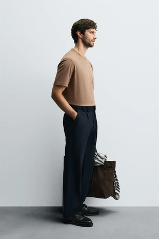 Футболка с эффектом потертости стандартного кроя- Заказать в России