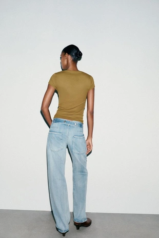 Футболка с квадратным вырезом