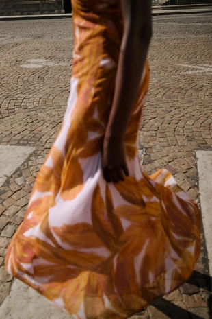 Платье миди с принтом- Заказать в России