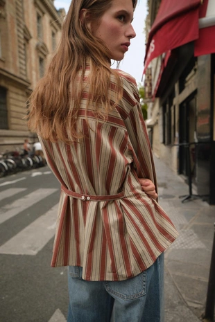 Рубашка в полоску с хлястиком сзади- Заказать в России