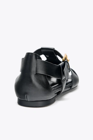 Плоские сандалии-крабики