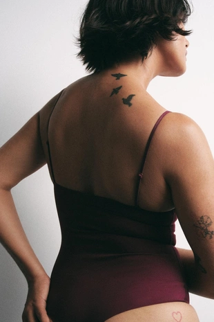 Боди из полиамида на бретелях