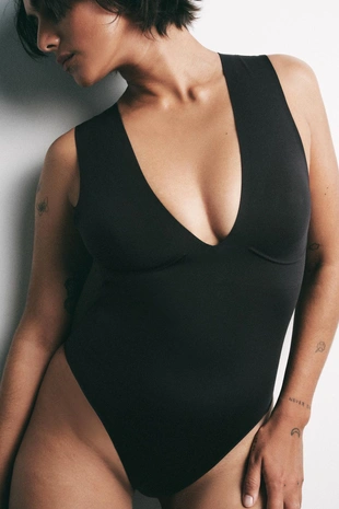 Боди из полиамида с V-образным вырезом- Заказать в России