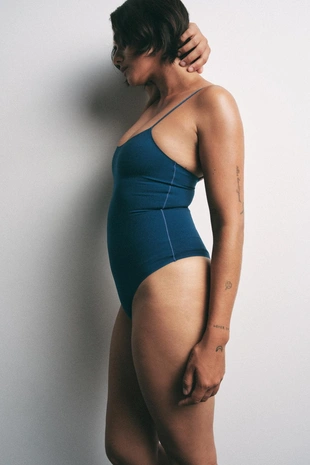 Боди из полиамида на бретелях- Заказать в России