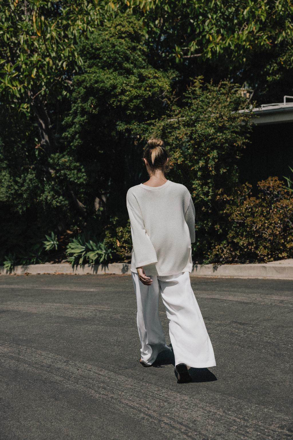 ФУТБОЛКА OVERSIZE ИЗ ТРИКОТАЖА С ОТДЕЛКОЙ