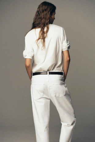 Футболка с объемными цветами- Заказать в России