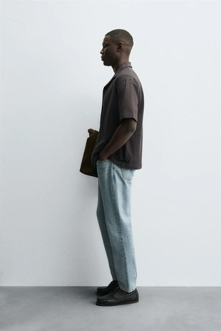 Комфортная рубашка из жатой ткани- Заказать в России