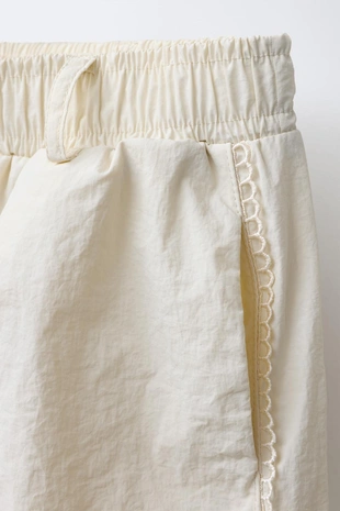 Прямые брюки из нейлона с контрастной отделкой- Заказать в России