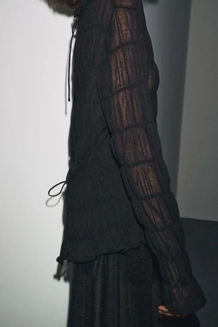 Полупрозрачный топ со сборками- Заказать в России