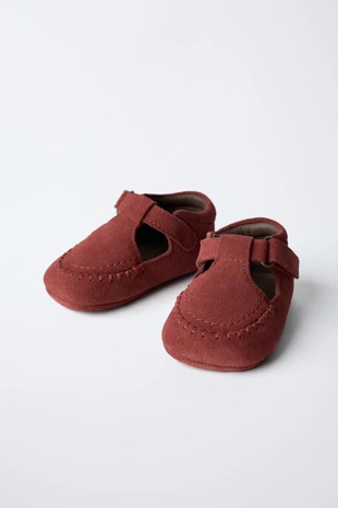 Туфли на ремешке из кожи- Заказать в России