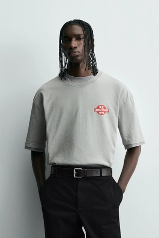 Футболка с принтом и эффектом потертости- Заказать в России